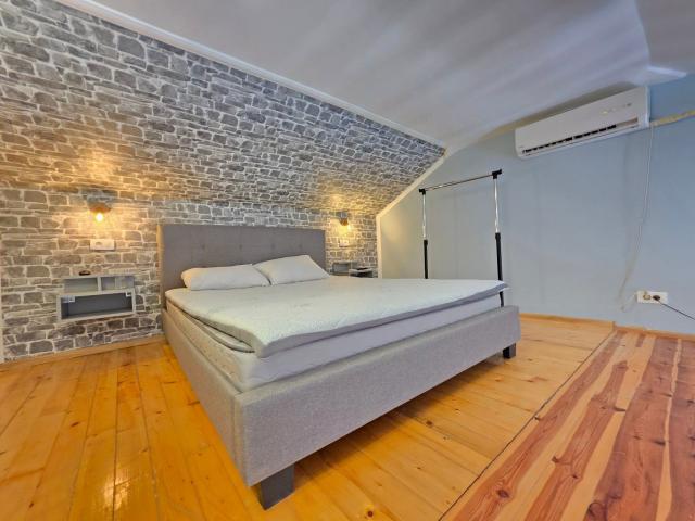 Jedinstven stan 115m² sa pogledom na more i dva parking mesta – Prčanj, Kotor (100m od mora)