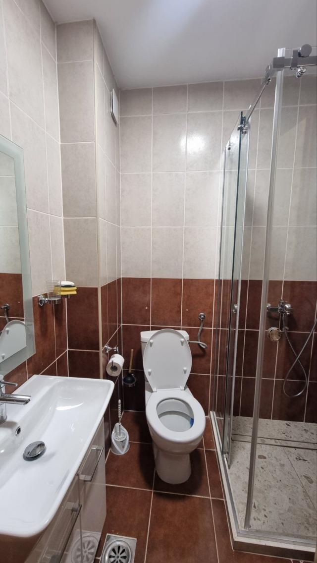 Trosoban namesten stan u Budvi, Rozino (na duzi period)
