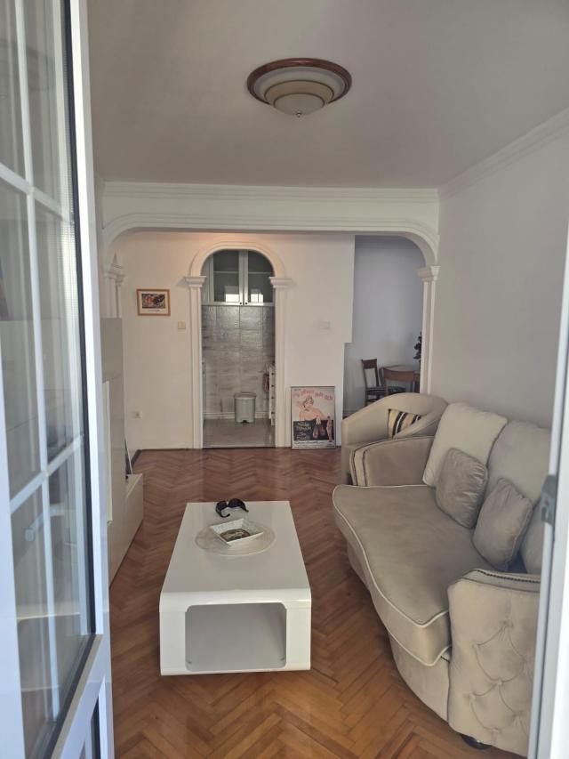 Dvosoban namesten stan 64m2, Podkosljun-Budva ( Na duzi period)