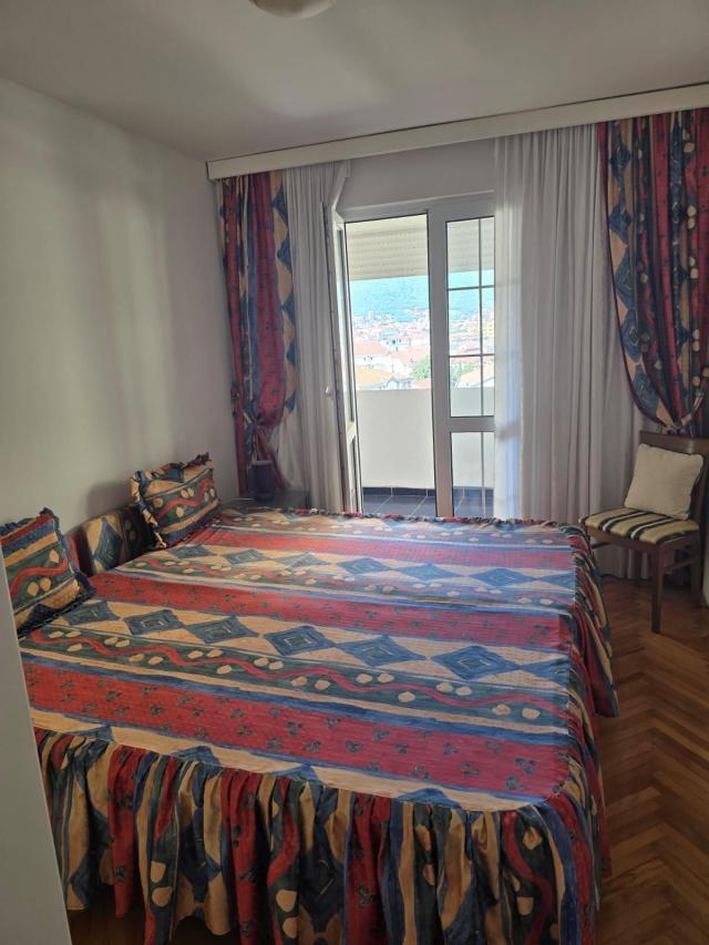 Dvosoban namesten stan 64m2, Podkosljun-Budva ( Na duzi period)