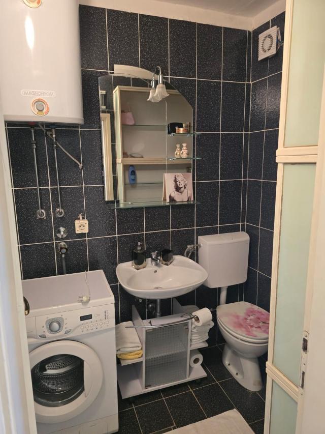 Dvosoban namesten stan 64m2, Podkosljun-Budva ( Na duzi period)