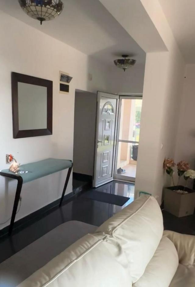 Luksuzna vila 440 m² sa 7 spavaćih soba i panoramskim pogledom na more-Prijevor, Budva