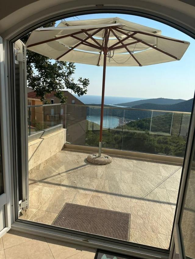 Luksuzna vila 440 m² sa 7 spavaćih soba i panoramskim pogledom na more-Prijevor, Budva