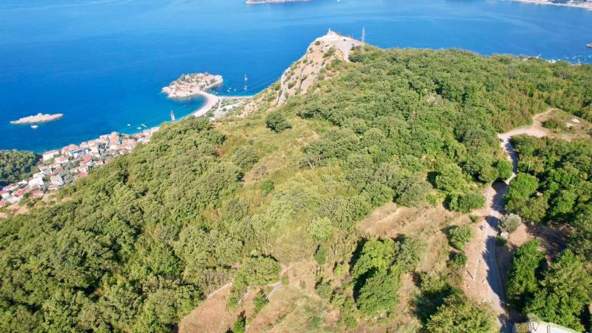 Urbanizovan plac 1250m2 sa panoramskim pogledom na more – Blizikuće, Budva