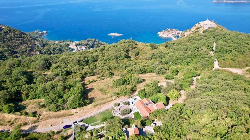 Urbanizovan plac 1250m2 sa panoramskim pogledom na more – Blizikuće, Budva