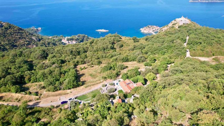 Urbanizovan plac 1250m2 sa panoramskim pogledom na more – Blizikuće, Budva