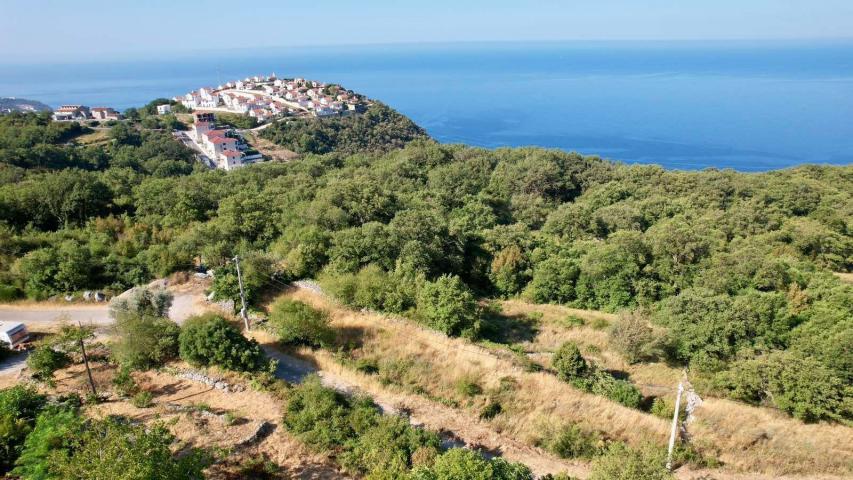 Urbanizovan plac 1250m2 sa panoramskim pogledom na more – Blizikuće, Budva