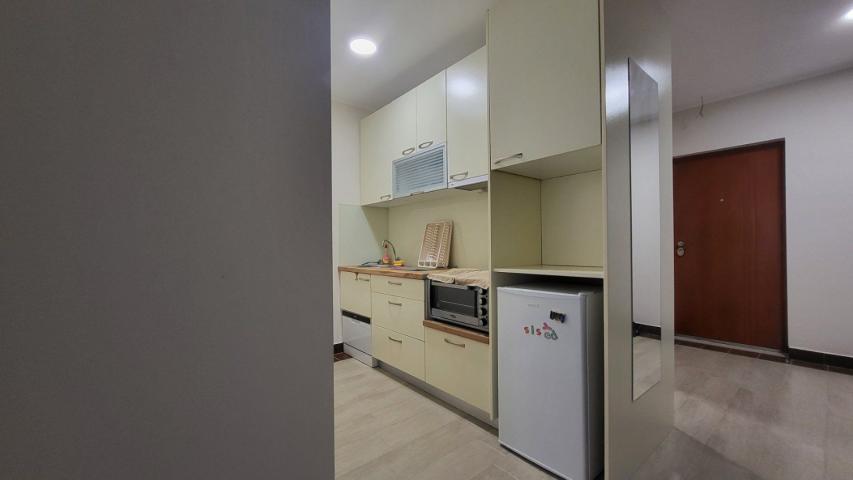 Jednosoban apartman 48m2 u Becicima (Na duzi period, dostupan od 01.09.2026)