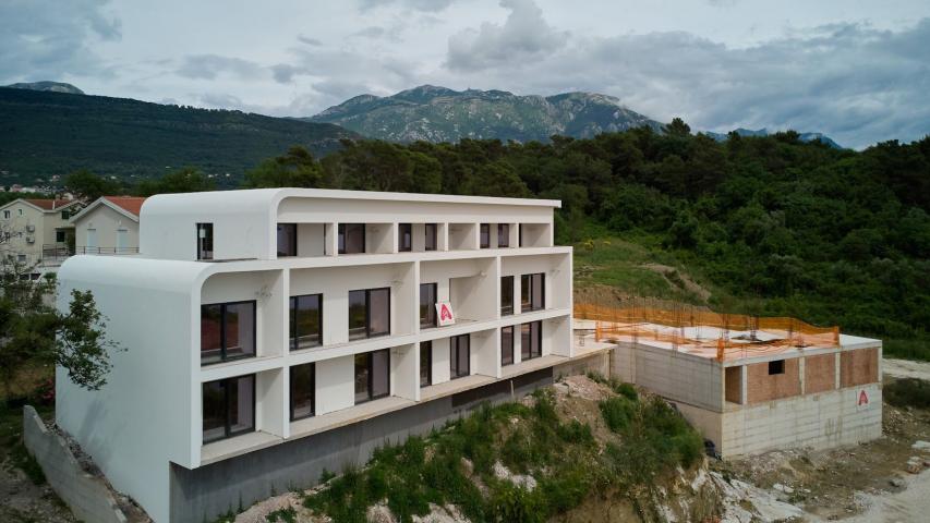 Jednosoban apartman 79.24m2 u novom kompleksu sa panoramskim pogledom na more – Tivat
