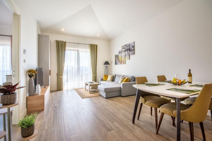 Ekskluzivan trosoban apartman 138.73 m² – Luštica Bay, Centrale (fleksibilni uslovi plaćanja)