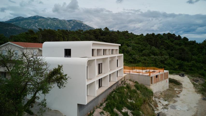 Dupleks apartman 79.72m2 u novom kompleksu sa panoramskim pogledom na more – Tivat