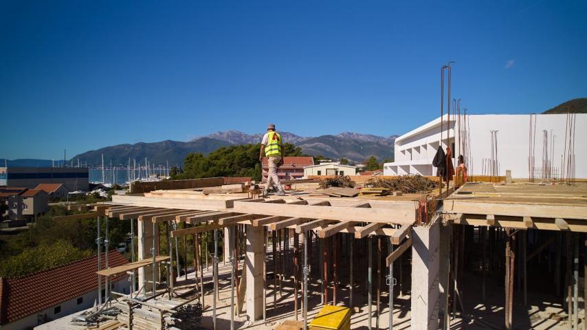 Dupleks apartman 79.72m2 u novom kompleksu sa panoramskim pogledom na more – Tivat