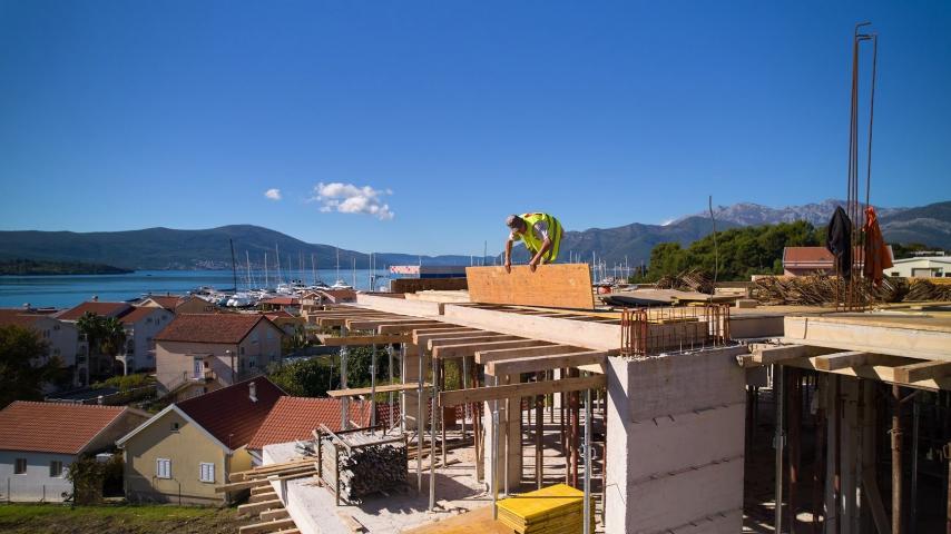 Dupleks apartman 79.72m2 u novom kompleksu sa panoramskim pogledom na more – Tivat