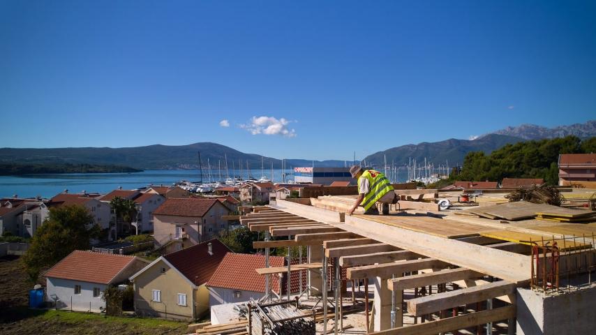 Dupleks apartman 79.72m2 u novom kompleksu sa panoramskim pogledom na more – Tivat