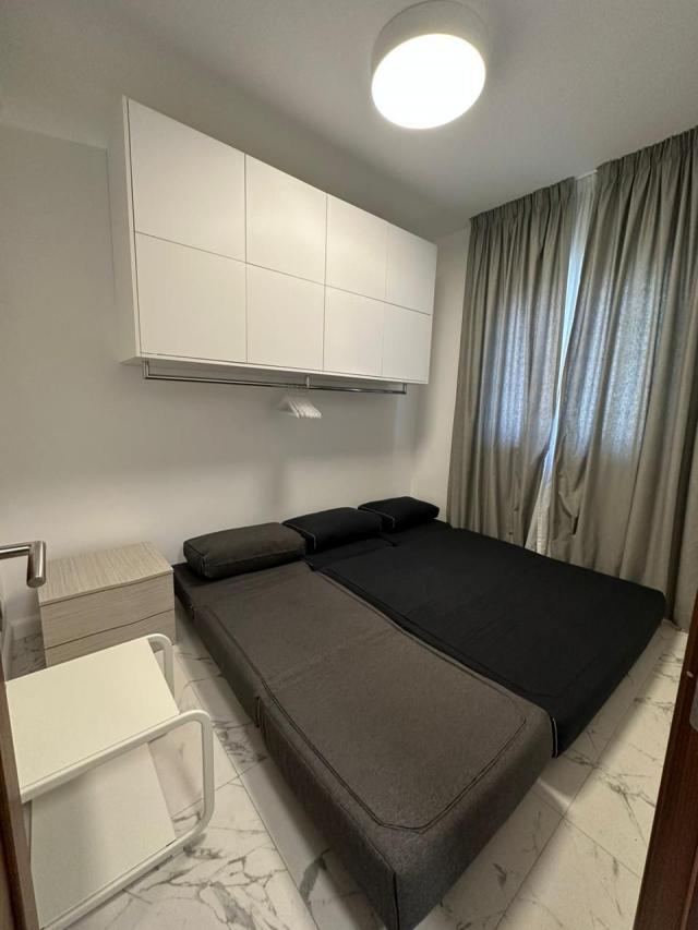 Prodaja dvosobnog luksuzno opremljenog stana 60 m² + 25 m² terasa u kompleksu sa bazenom – Petrovac,