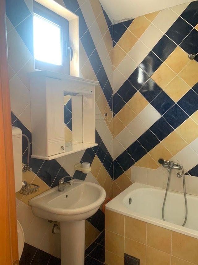 Izdaje se kuća 130 m² sa pogledom na more-Dobra Voda, Bar (150m od mora) IZDAVANJE NA DUZI PERIOD, P