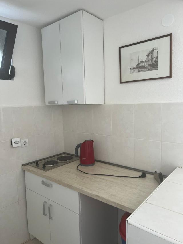 Izdaje se kuća 130 m² sa pogledom na more-Dobra Voda, Bar (150m od mora) IZDAVANJE NA DUZI PERIOD, P