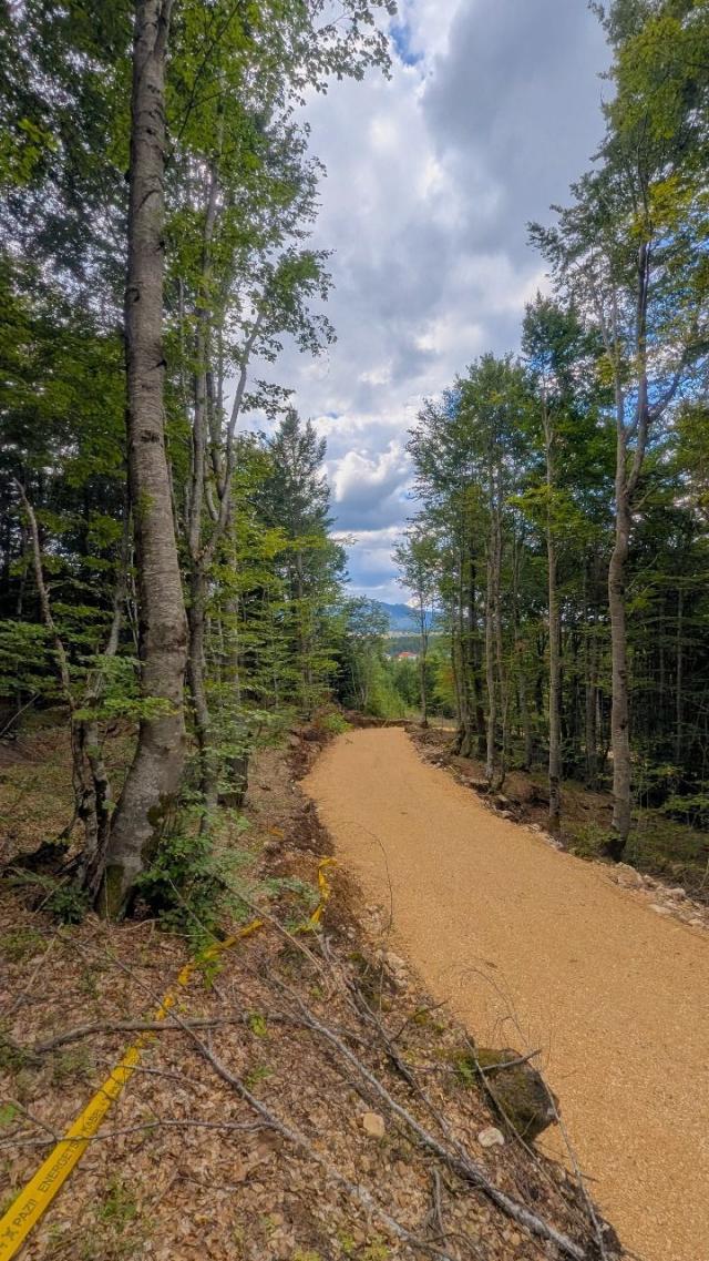 Ekskluzivna urbanizovana parcela 583m² u planinskom kompleksu na Žabljaku