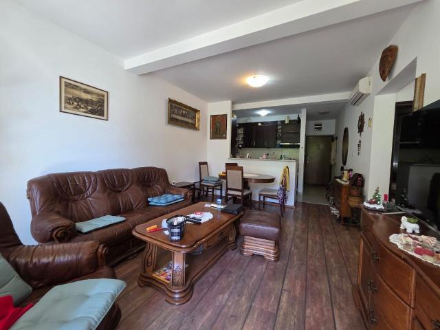 Prodaja dvosobnog stana 56 m² sa garažom – Bečići, Budva
