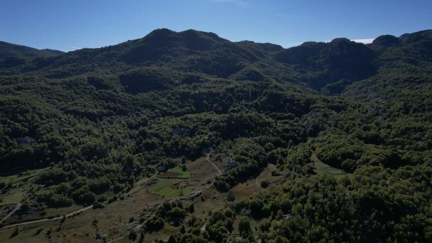Prodaja zemljišta 136.850 m² - Bajice, Cetinje – idealno za razvoj turističkih sadržaja