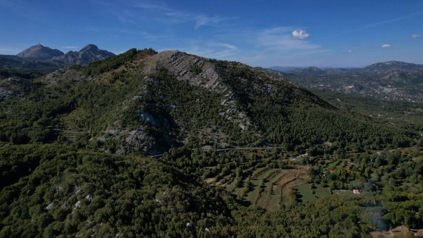 Prodaja zemljišta 136.850 m² - Bajice, Cetinje – idealno za razvoj turističkih sadržaja