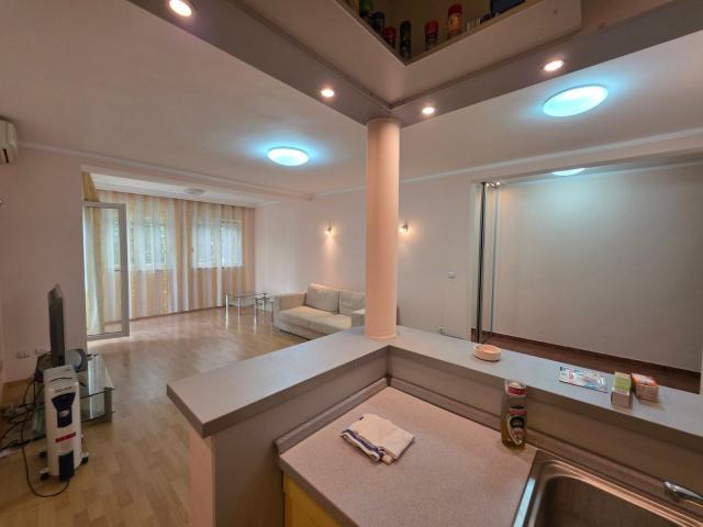 Prodaja dvosobnog stana 70 m² sa dvorištem i baštom – Budva, Centar