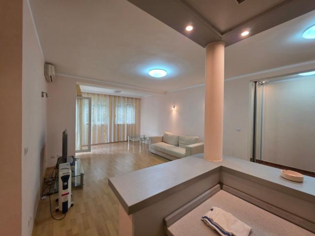 Prodaja dvosobnog stana 70 m² sa dvorištem i baštom – Budva, Centar