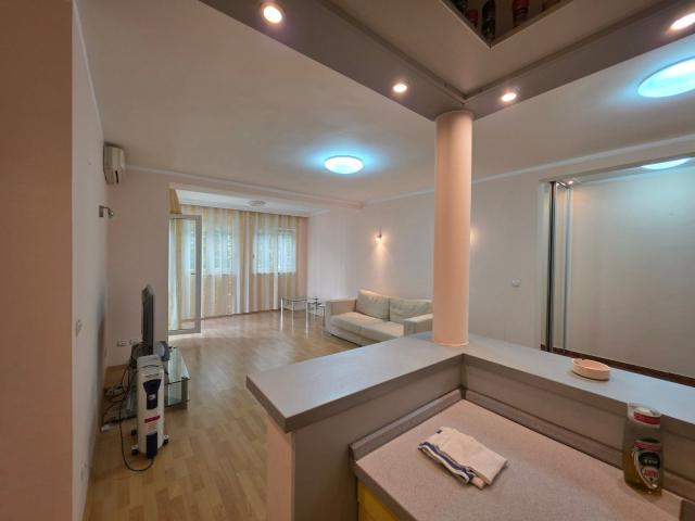 Prodaja dvosobnog stana 70 m² sa dvorištem i baštom – Budva, Centar