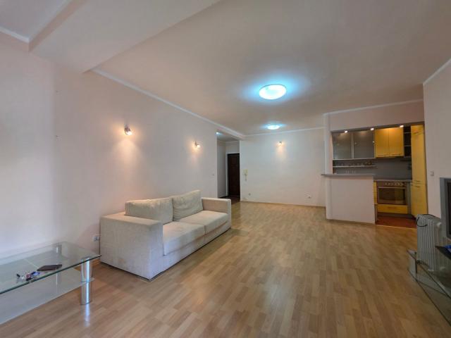Prodaja dvosobnog stana 70 m² sa dvorištem i baštom – Budva, Centar