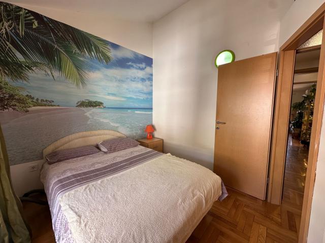 Prodaja dvosobnog stana 54 m² sa panoramskim pogledom na more i parking mestom – Budva, Lazi