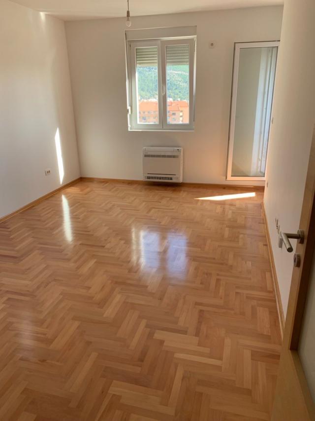 Na prodaju dvosoban stan 56 m² sa pogledom na more – Budva, Dubovica