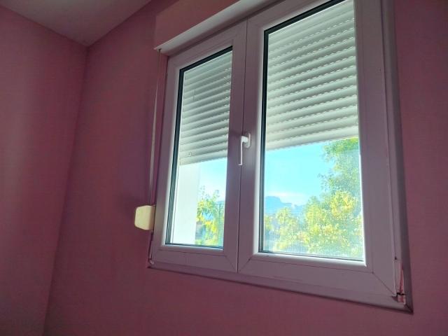 Prodaja kuće 75 m² sa potkrovljem, garažom i placem 280 m² – Cetinje