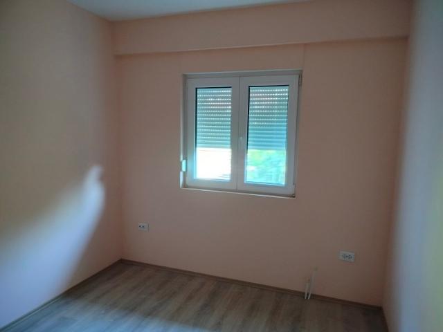 Prodaja kuće 75 m² sa potkrovljem, garažom i placem 280 m² – Cetinje