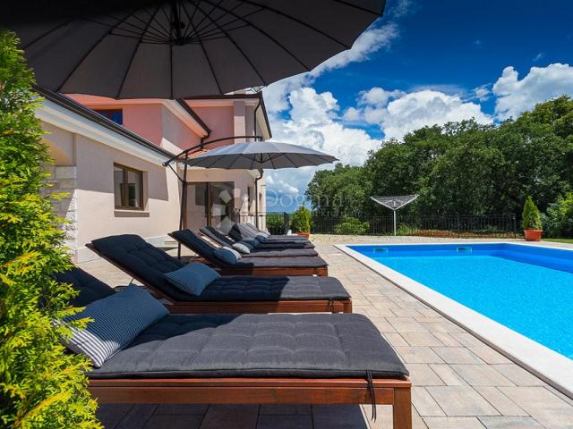 HOUSE NEAR ROVINJ WITH LARGE GARDEN