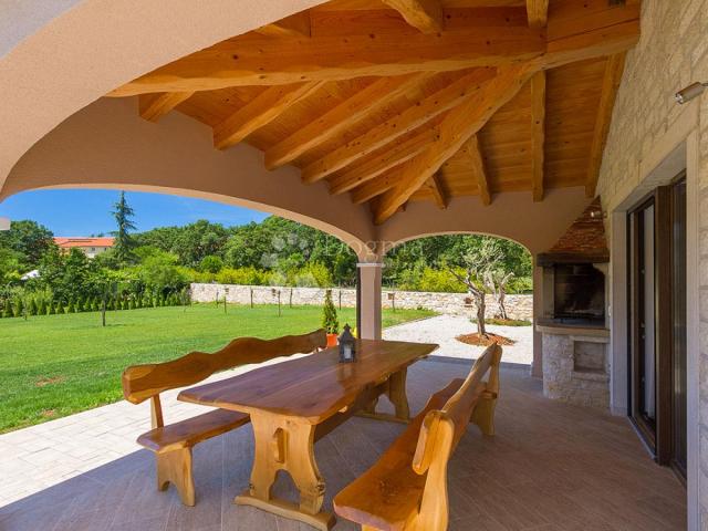 HOUSE NEAR ROVINJ WITH LARGE GARDEN