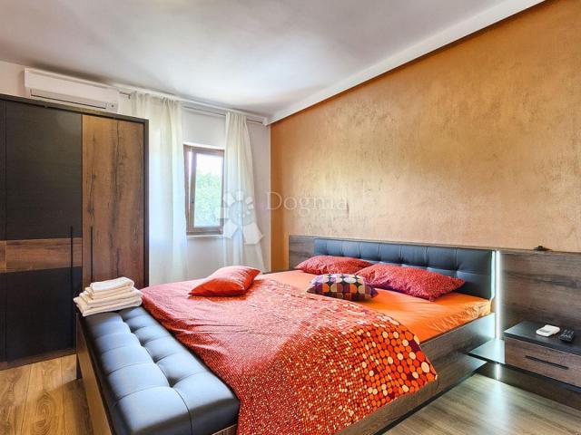 HOUSE NEAR ROVINJ WITH LARGE GARDEN
