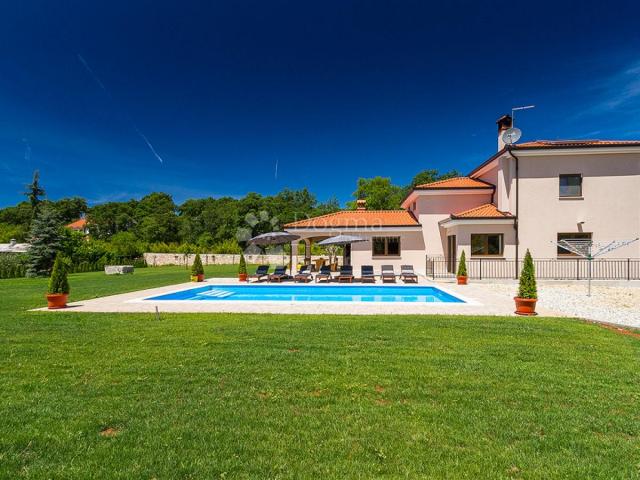 HOUSE NEAR ROVINJ WITH LARGE GARDEN