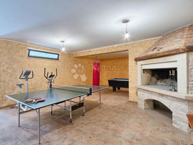 HOUSE NEAR ROVINJ WITH LARGE GARDEN