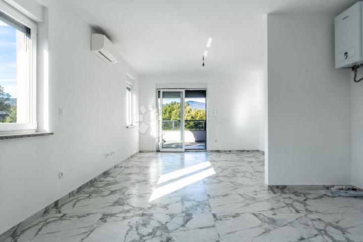 Izuzetno kvalitetna novogradnja u blizini centra Matulja