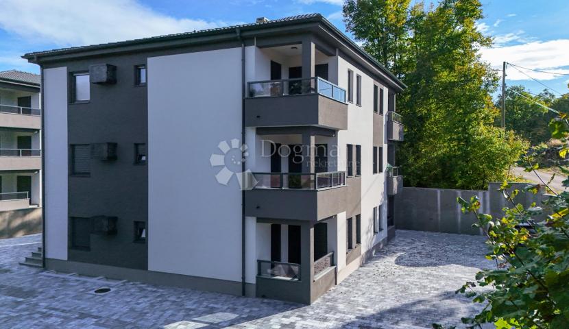 Izuzetno kvalitetna novogradnja u blizini centra Matulja