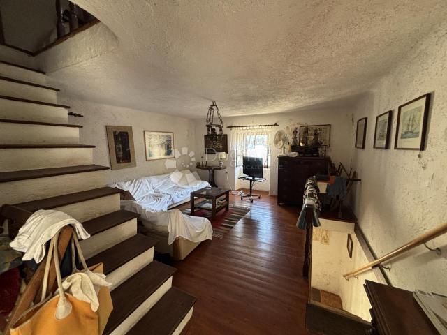 House Valun, Cres, 105m2