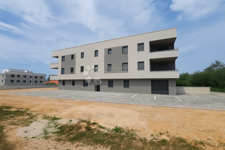Luxuriöser Neubau 200 m vom Meer, Dachterrasse und Swimmingpool