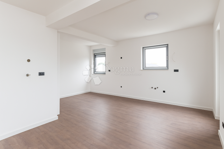 Luxuriöser Neubau 200 m vom Meer, Dachterrasse und Swimmingpool