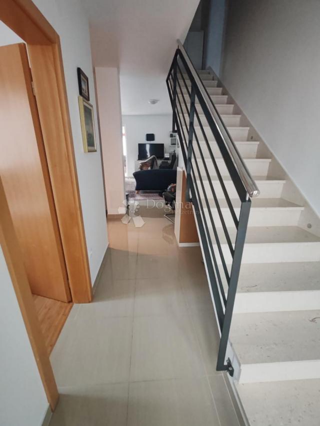 Haus Ražanj, Rogoznica, 120m2