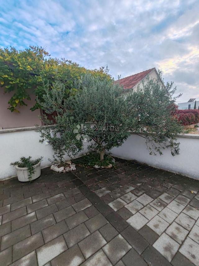 Haus Ražanj, Rogoznica, 120m2