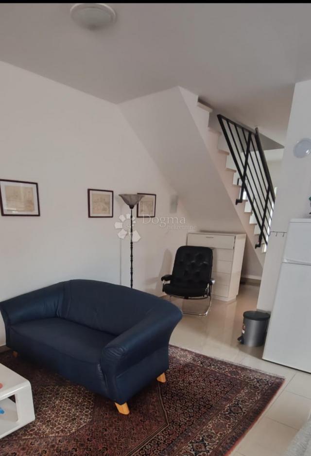Haus Ražanj, Rogoznica, 120m2