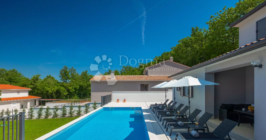SNIŽENO!!IMPOZANTNA VILLA U BLIZINI LABINA