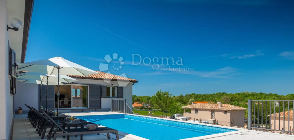 SNIŽENO!!IMPOZANTNA VILLA U BLIZINI LABINA