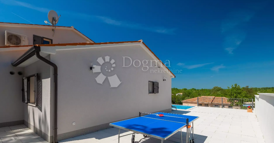 SNIŽENO!!IMPOZANTNA VILLA U BLIZINI LABINA