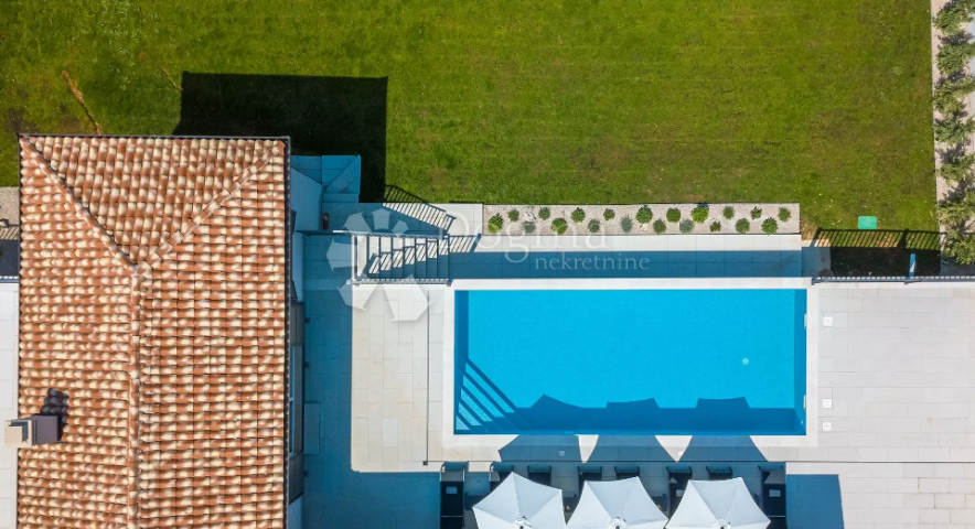 SNIŽENO!!IMPOZANTNA VILLA U BLIZINI LABINA